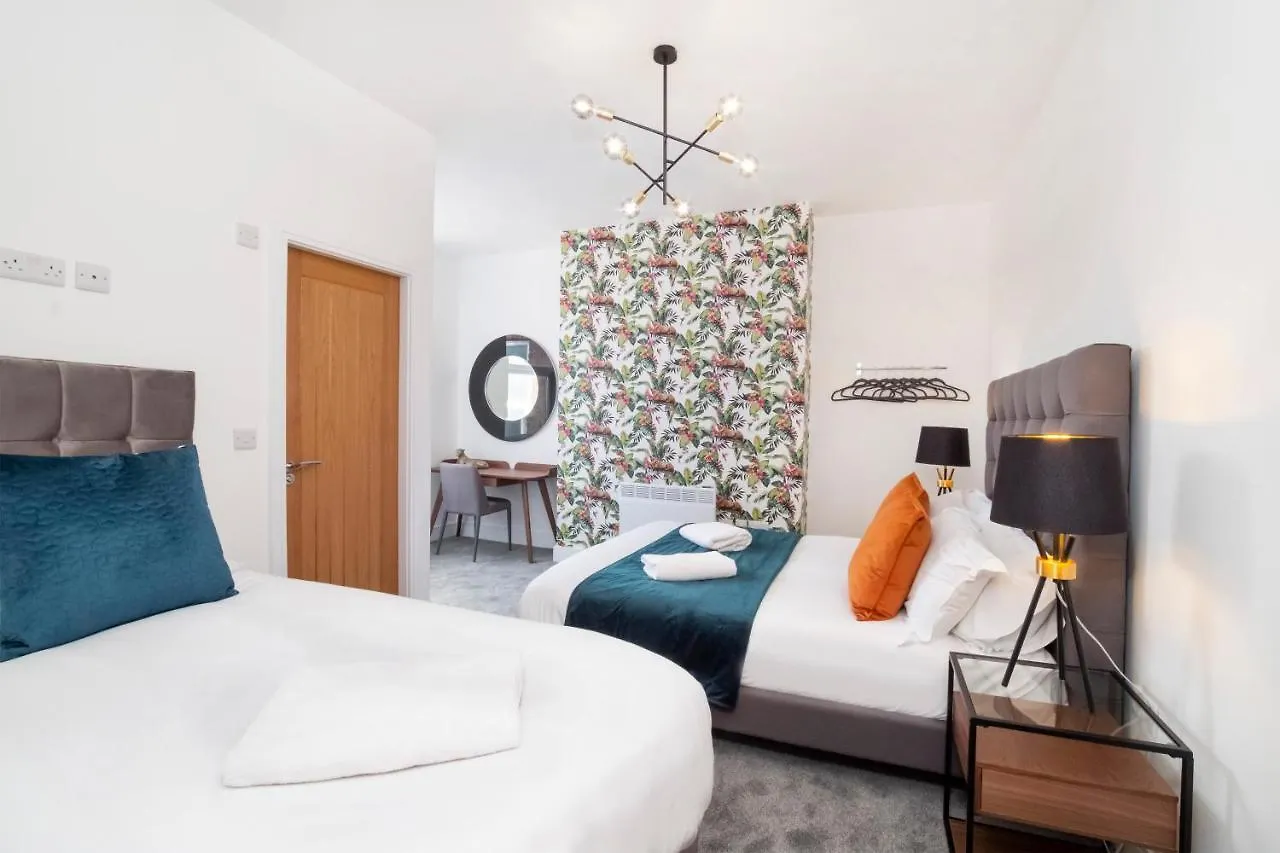 Innvigour Bespoke House With Free Parking For 3 Cars York