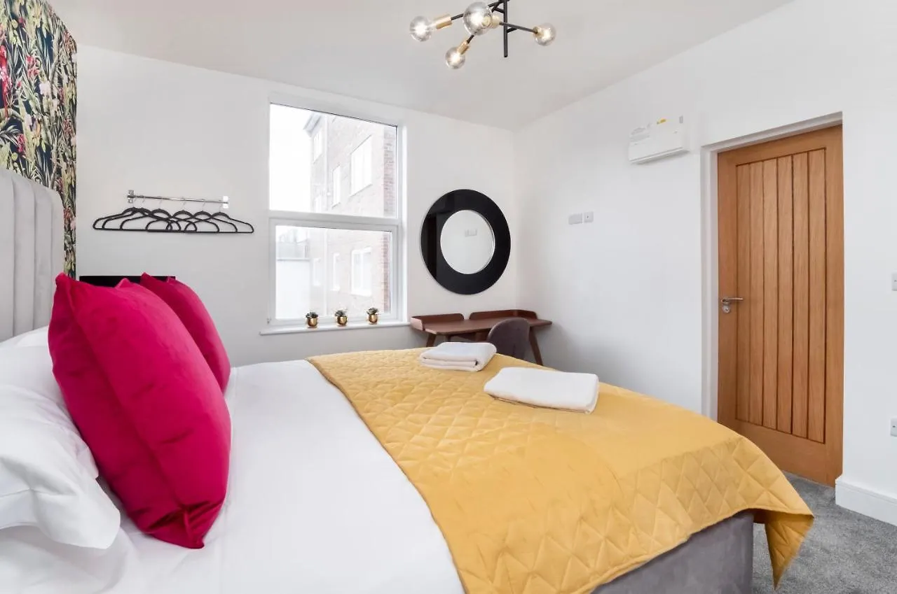Innvigour Bespoke House With Free Parking For 3 Cars York Tatil Evi