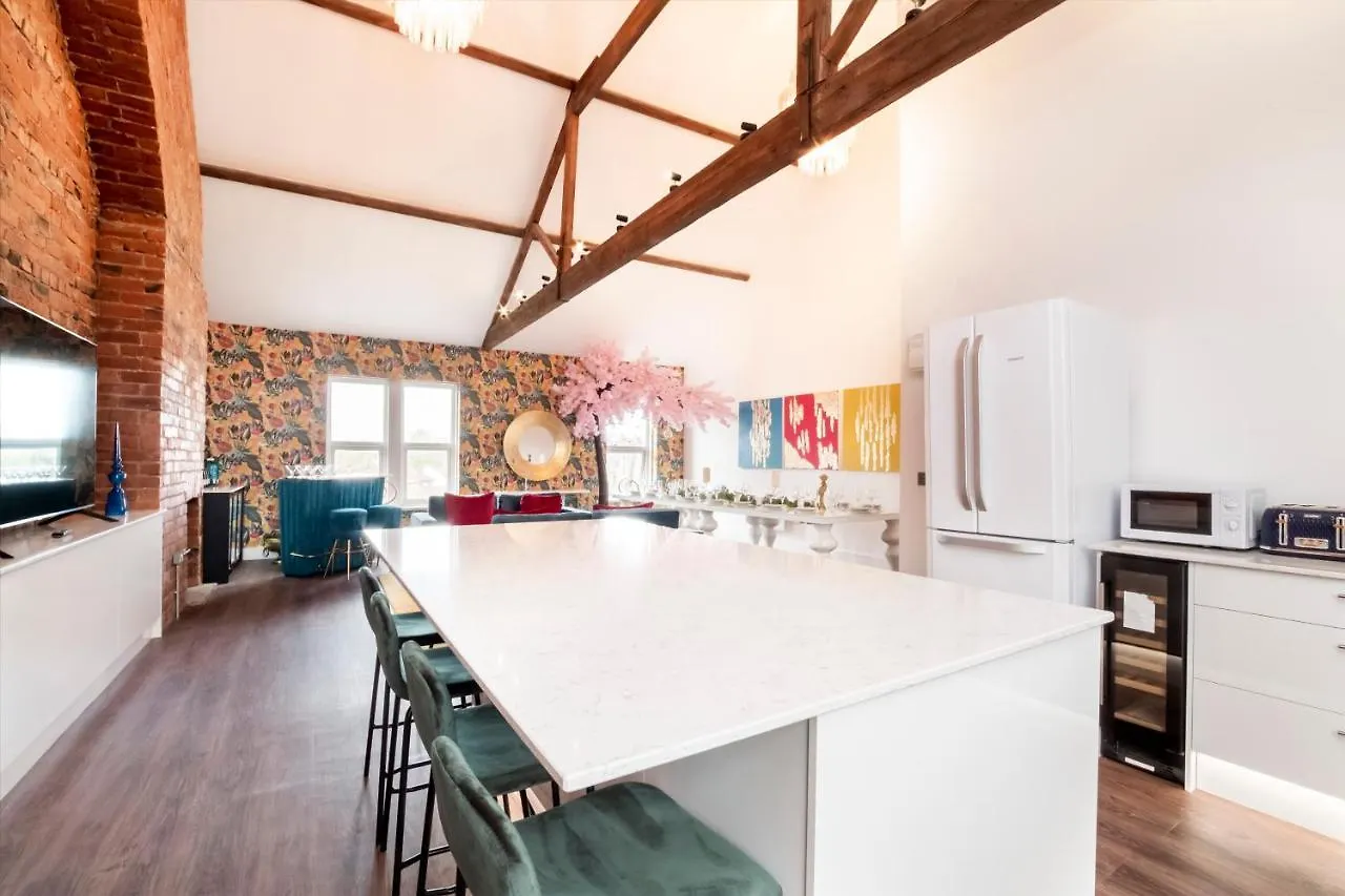 Innvigour Bespoke House With Free Parking For 3 Cars York Tatil Evi