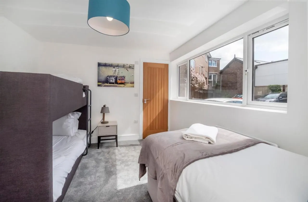 Tatil Evi Innvigour Bespoke House With Free Parking For 3 Cars York