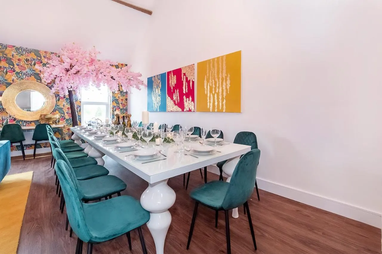 Semesterbostad Innvigour Bespoke House With Free Parking For 3 Cars York